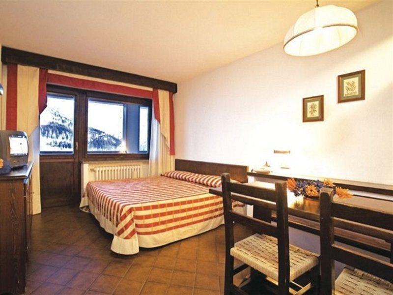 Hotel Ski Club I Cavalieri Rta Colle Colle Sestriere Exterior foto